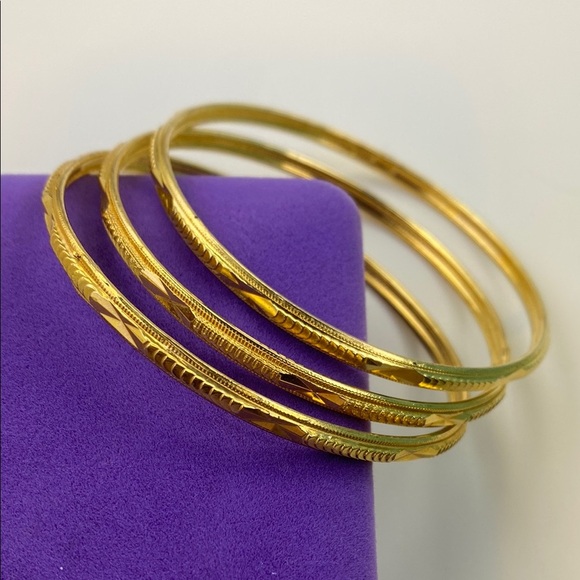💛 Elegant 24k Gold Plated Indian Bangle - Picture 1 of 7